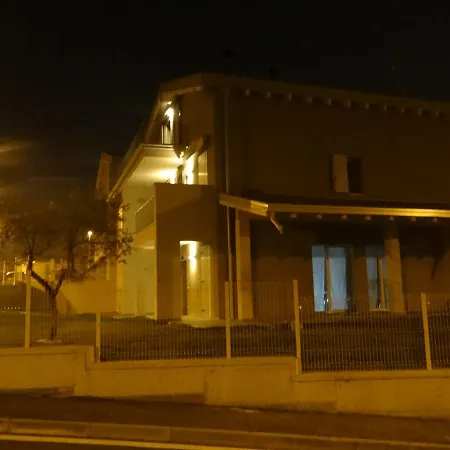 Nuovo Laghetto Del Frassino בית הארחה *