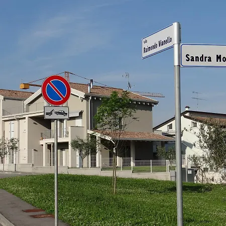 בית הארחה Nuovo Laghetto Del Frassino *