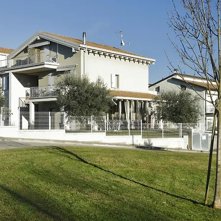 Pensionat Nuovo Laghetto Del Frassino